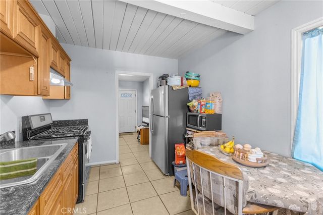 18585 14th, Bloomington, CA 92316