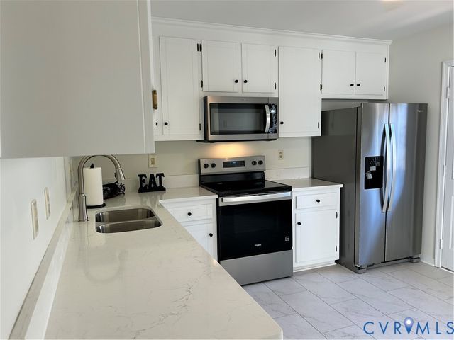 13624 Village Ridge Dr, Midlothian, VA 23114