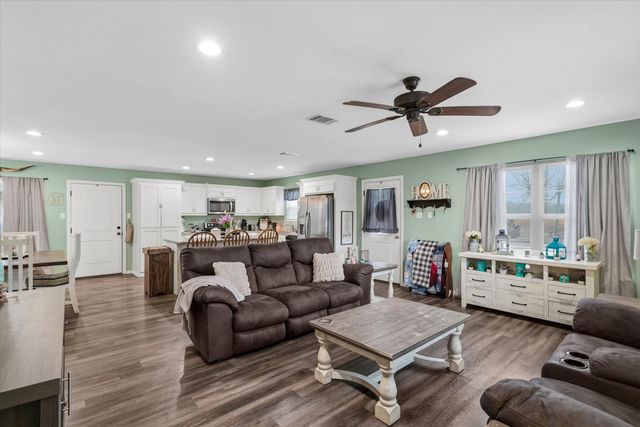 2840 Vz County Road 3211, Wills Point, TX 75169