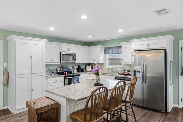 2840 Vz County Road 3211, Wills Point, TX 75169