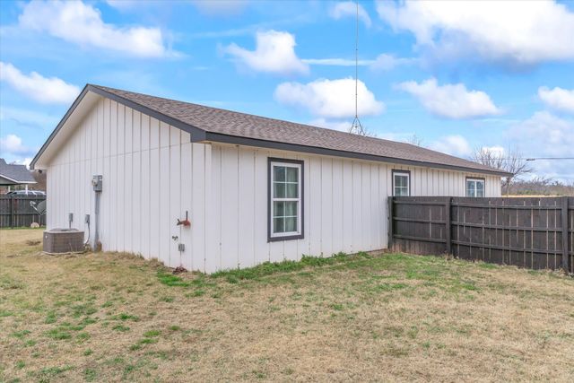 2840 Vz County Road 3211, Wills Point, TX 75169