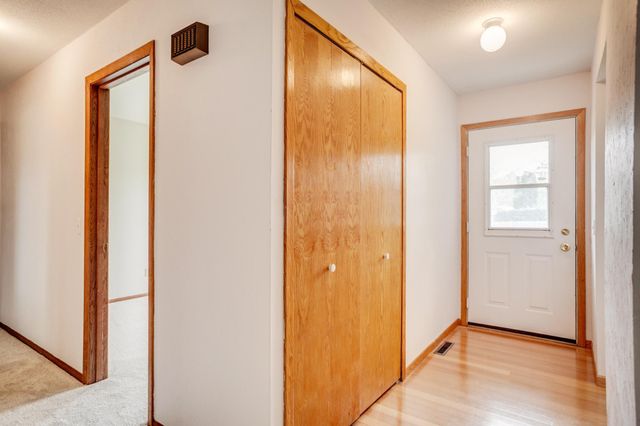 17620 19th Avenue N, Plymouth, MN 55447