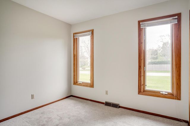 17620 19th Avenue N, Plymouth, MN 55447