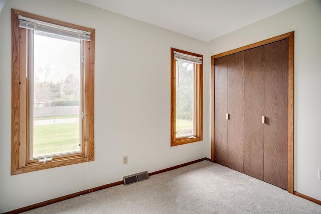 17620 19th Avenue N, Plymouth, MN 55447
