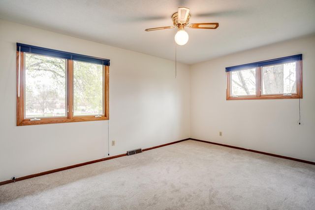 17620 19th Avenue N, Plymouth, MN 55447