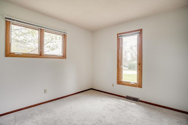 17620 19th Avenue N, Plymouth, MN 55447
