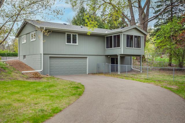 17620 19th Avenue N, Plymouth, MN 55447