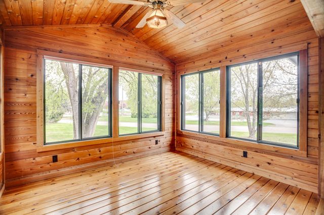 17620 19th Avenue N, Plymouth, MN 55447
