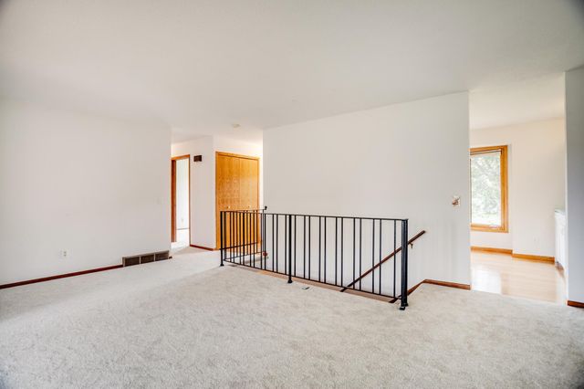 17620 19th Avenue N, Plymouth, MN 55447
