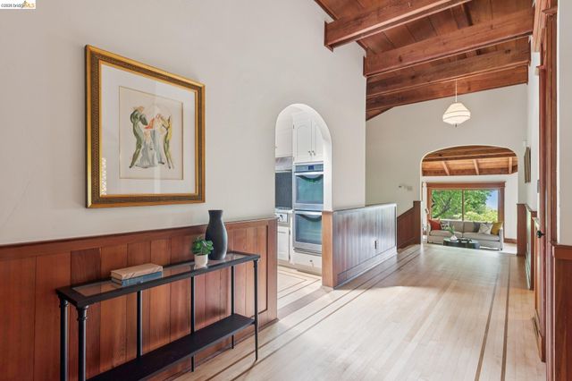 1090 Cragmont Ave, Berkeley, CA 94708