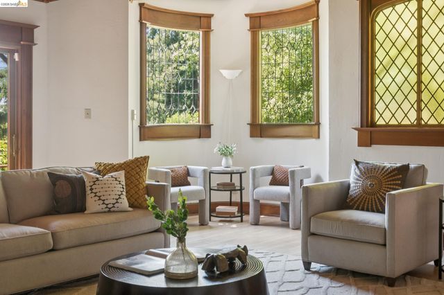 1090 Cragmont Ave, Berkeley, CA 94708