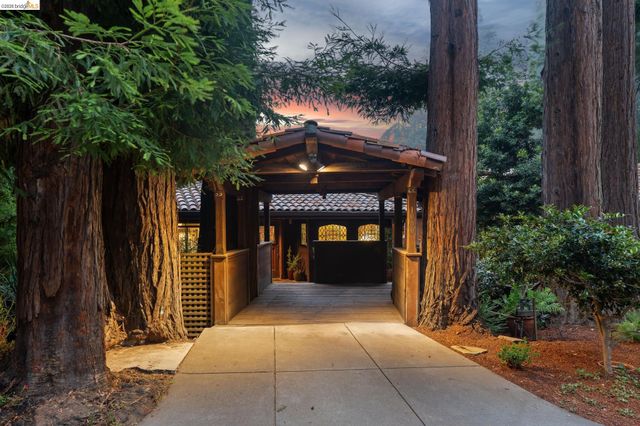 1090 Cragmont Ave, Berkeley, CA 94708