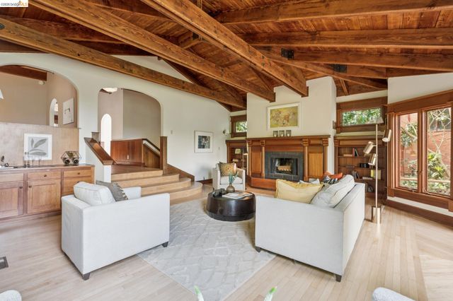 1090 Cragmont Ave, Berkeley, CA 94708