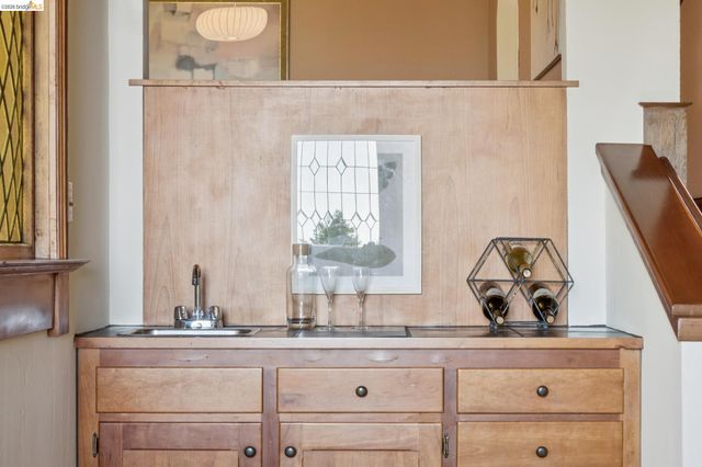 1090 Cragmont Ave, Berkeley, CA 94708