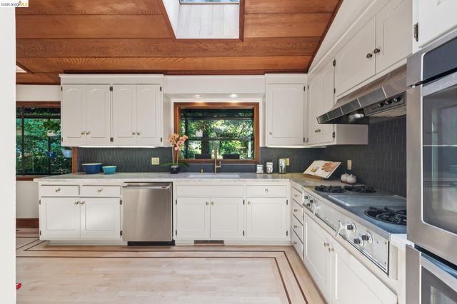 1090 Cragmont Ave, Berkeley, CA 94708