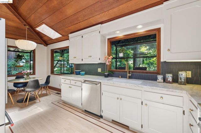 1090 Cragmont Ave, Berkeley, CA 94708