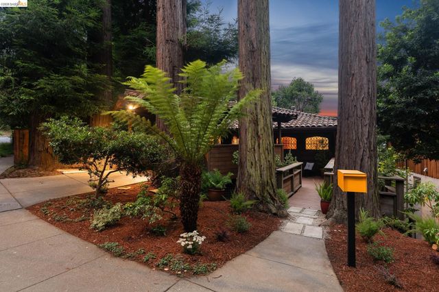 1090 Cragmont Ave, Berkeley, CA 94708