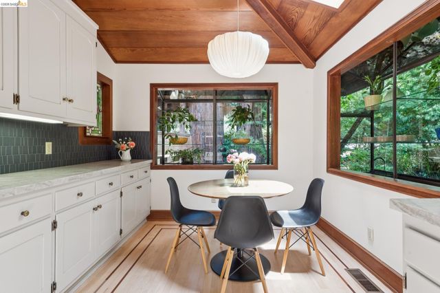 1090 Cragmont Ave, Berkeley, CA 94708