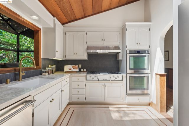1090 Cragmont Ave, Berkeley, CA 94708