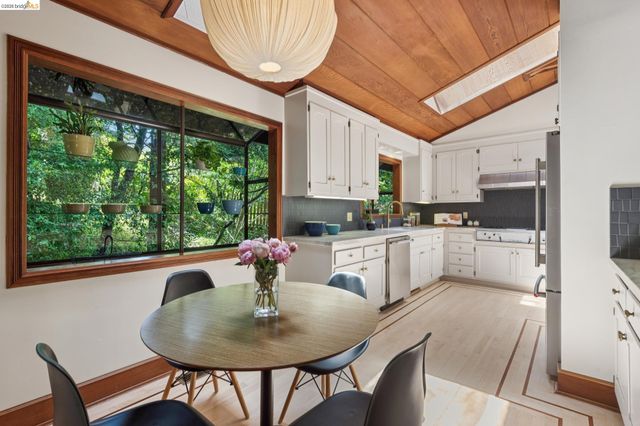 1090 Cragmont Ave, Berkeley, CA 94708