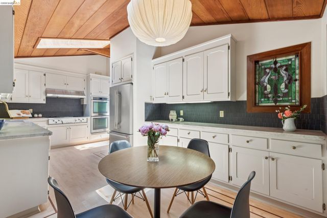 1090 Cragmont Ave, Berkeley, CA 94708
