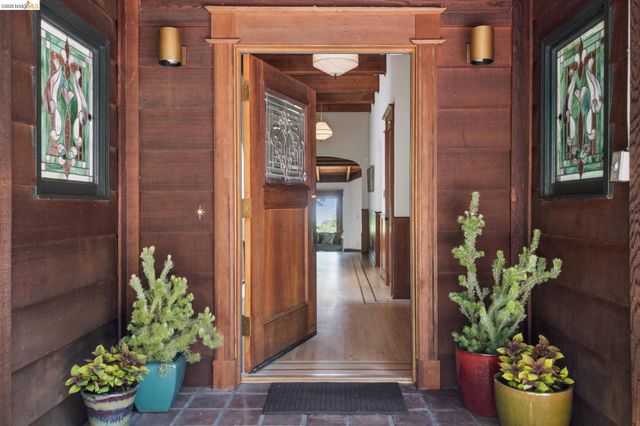 1090 Cragmont Ave, Berkeley, CA 94708