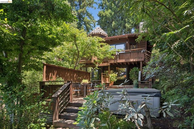 1090 Cragmont Ave, Berkeley, CA 94708