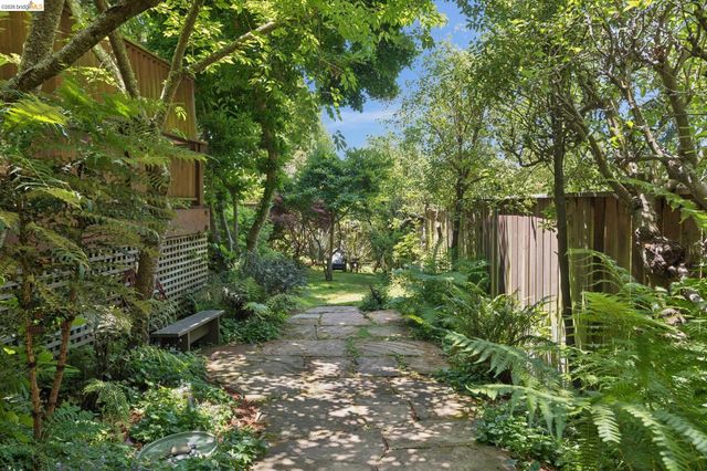 1090 Cragmont Ave, Berkeley, CA 94708