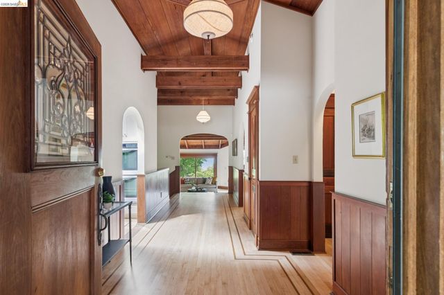 1090 Cragmont Ave, Berkeley, CA 94708