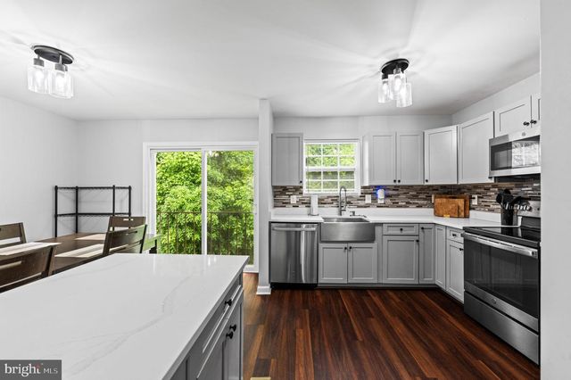 5939 APPLEGARTH PL, Capitol Heights, MD 20743