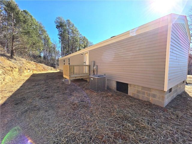 2211 Lynchburg Road, Westfield, NC 27053