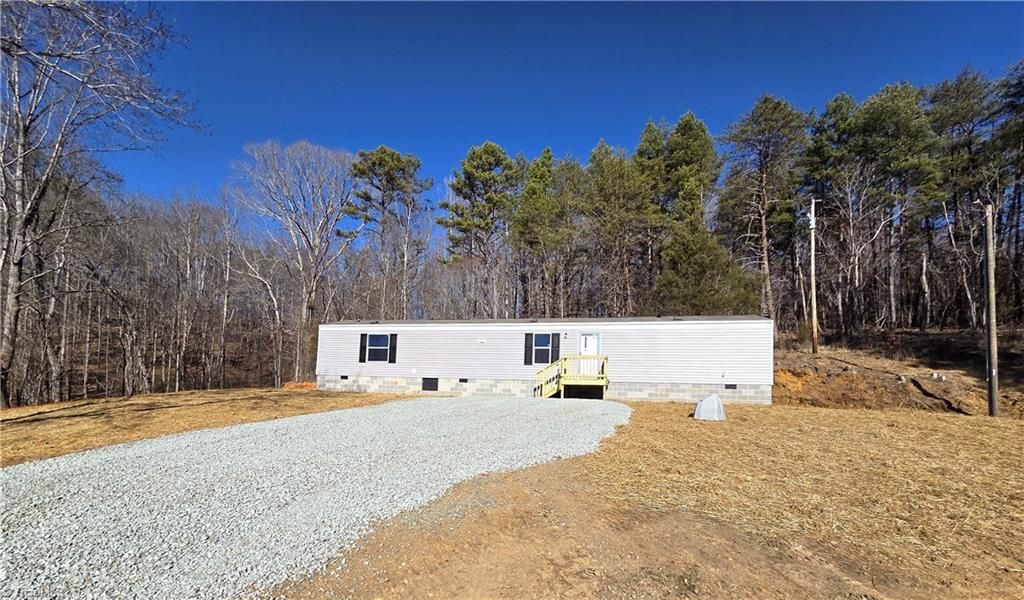 2211 Lynchburg Road, Westfield, NC 27053