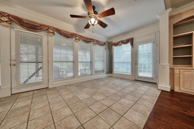 215 Clubview Dr, Hideaway, TX 75771