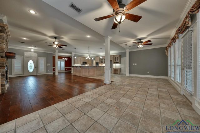 215 Clubview Dr, Hideaway, TX 75771