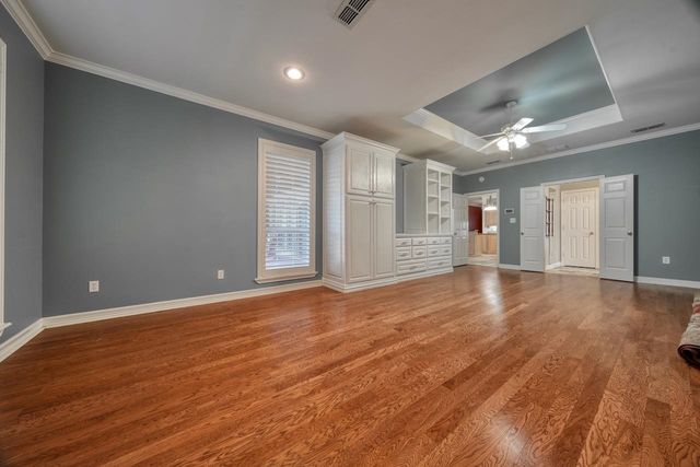 215 Clubview Dr, Hideaway, TX 75771