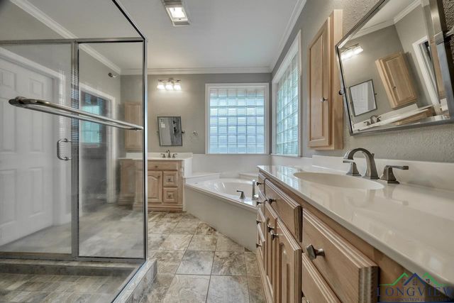 215 Clubview Dr, Hideaway, TX 75771