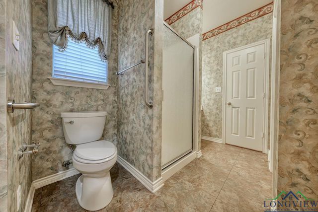 215 Clubview Dr, Hideaway, TX 75771