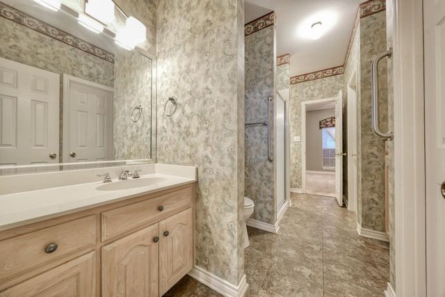 215 Clubview Dr, Hideaway, TX 75771