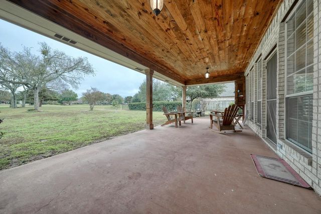 215 Clubview Dr, Hideaway, TX 75771