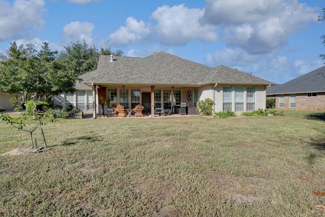 215 Clubview Dr, Hideaway, TX 75771