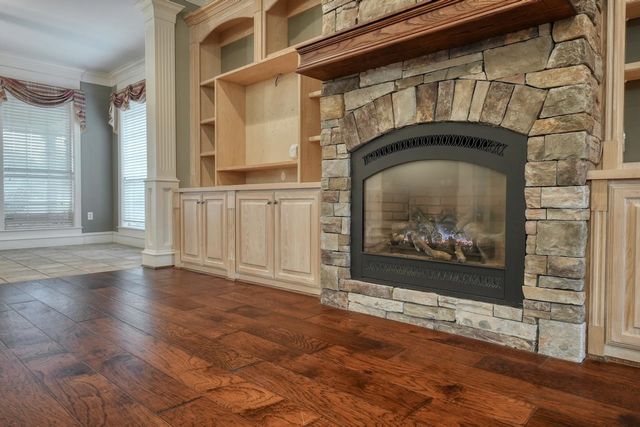 215 Clubview Dr, Hideaway, TX 75771