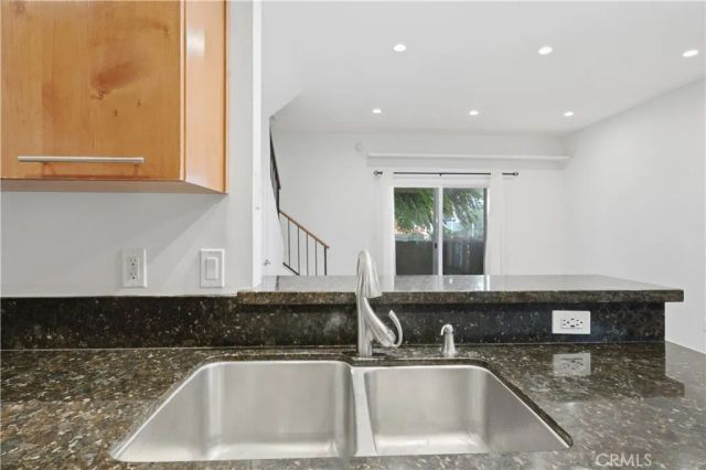 1554 N Hobart 2, Los Angeles, CA 90027