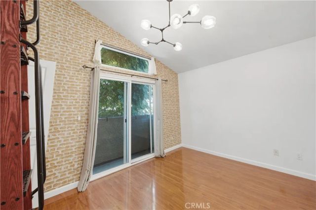 1554 N Hobart 2, Los Angeles, CA 90027