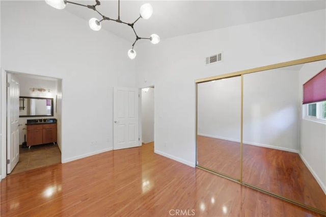 1554 N Hobart 2, Los Angeles, CA 90027