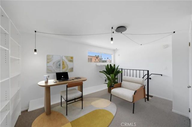 1554 N Hobart 2, Los Angeles, CA 90027