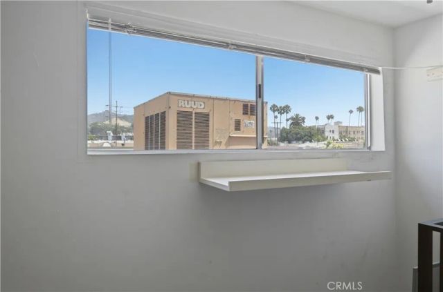 1554 N Hobart 2, Los Angeles, CA 90027