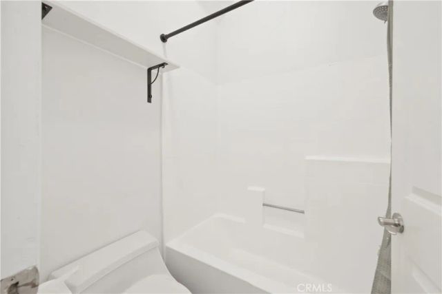1554 N Hobart 2, Los Angeles, CA 90027