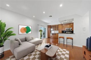 1554 N Hobart 2, Los Angeles, CA 90027