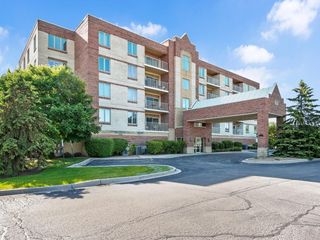 175 W Brush Hill Road 104, Elmhurst, IL 60126