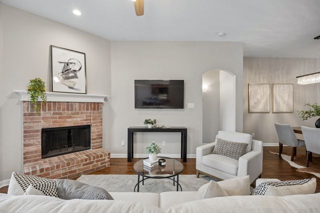 3342 Shining Light Drive, Dallas, TX 75228